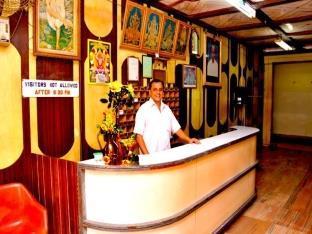 Sri Saibaba Guest House Пондичери Екстериор снимка